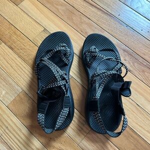 Chacos Women’s Black and White
